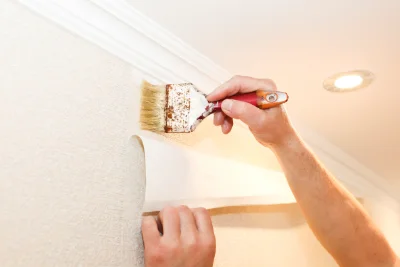 Pose de papier peint à Riantec — revêtements muraux et toiles de verre
